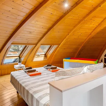 Casa Iglu Бенальмадена